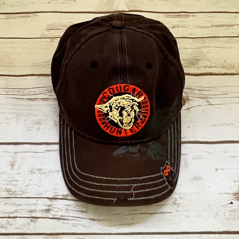 Hooters Baseball Cap Brown Cougar Hunter Patch A-Flex Stretch Fit S/M